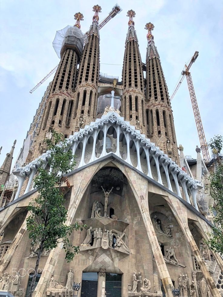  Basilica of the Sagrada Familia, Barcelona, Spain