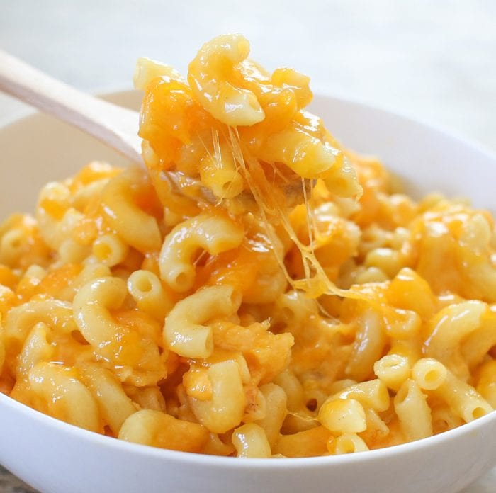one pot macaroni cheese 11 700x696 1