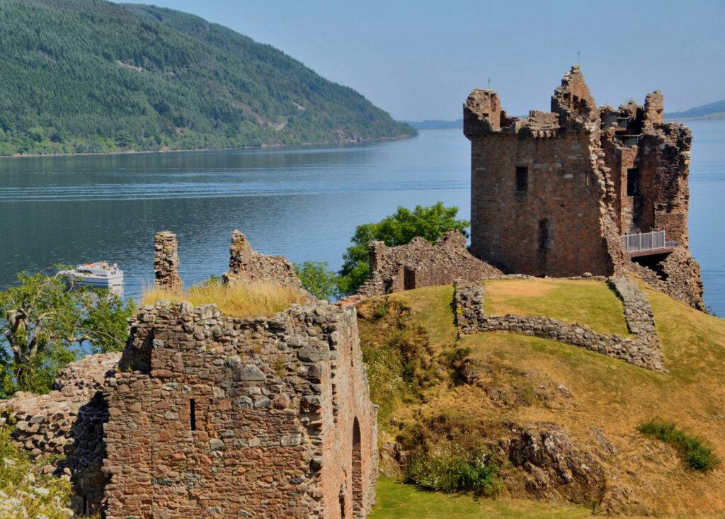  Urquhart-Castle-Loch-Ness-Scotland