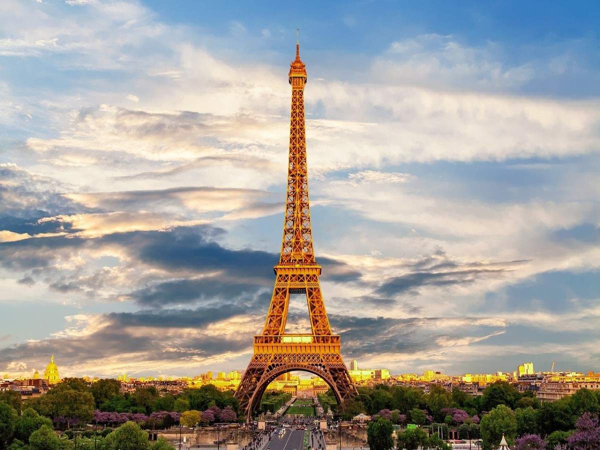 The Eiffel Tower to an amazing golden makeover ahead of 2024 Olympics, Paris - Times of India Travel