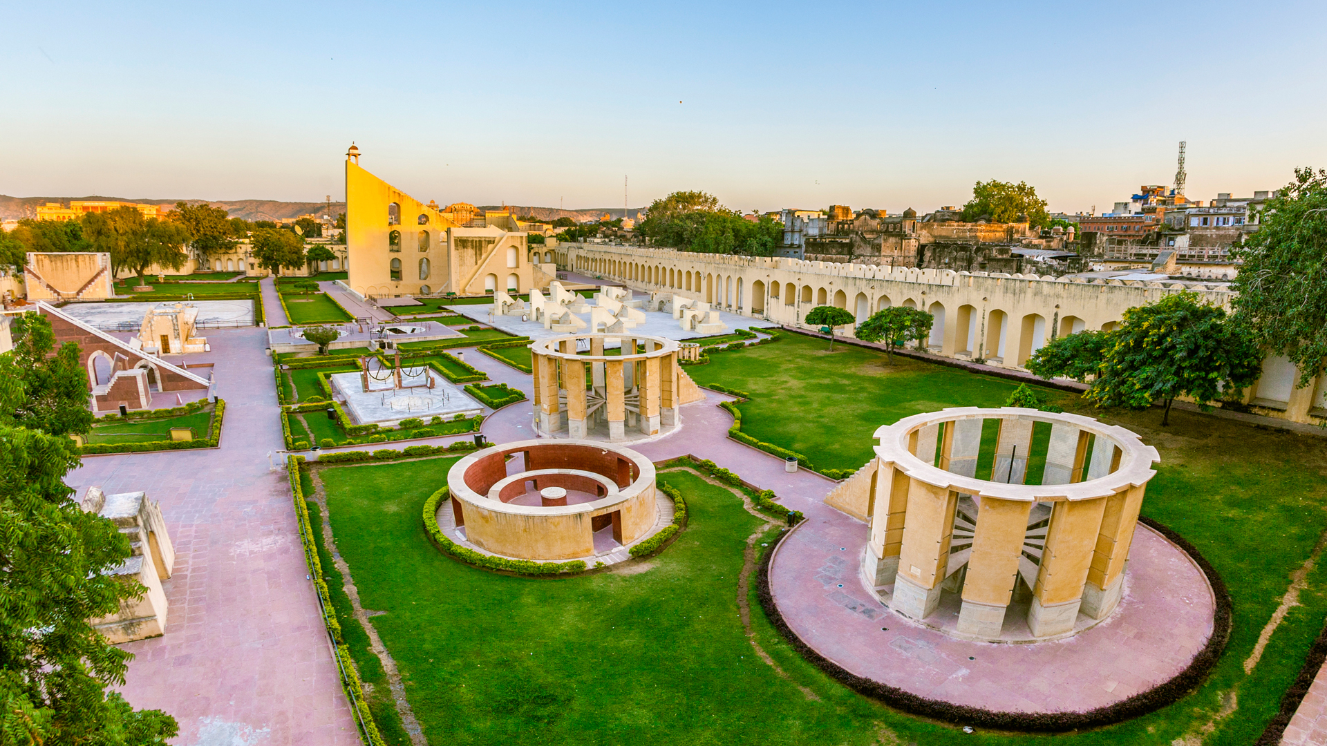 Tour of the City Palace and Jantar Mantar | Jaipur | andBeyond