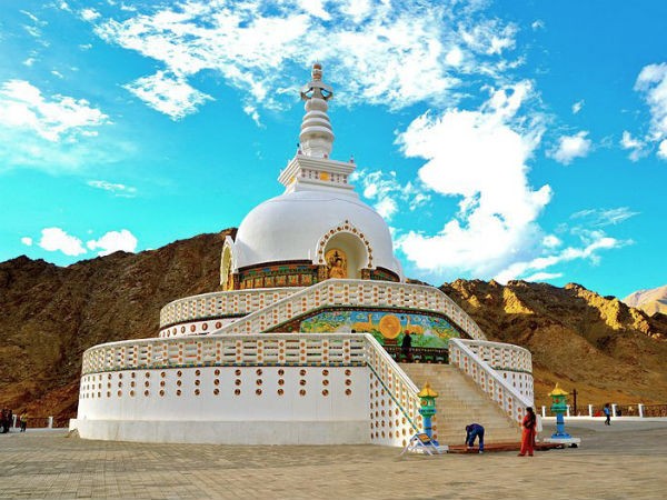 shanti stupa