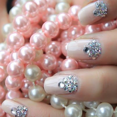 Jewel-encrusted nails - Unique Nail Art Idea and Design