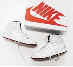 THE FIRST OFFICIAL NIKE SHOE WAS PRONE TO DISINTEGRATING - Interesting Facts about nike