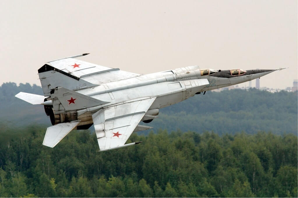 Mikoyan MiG-25 Foxbat - Fastest Plane in the World (Top Speed)