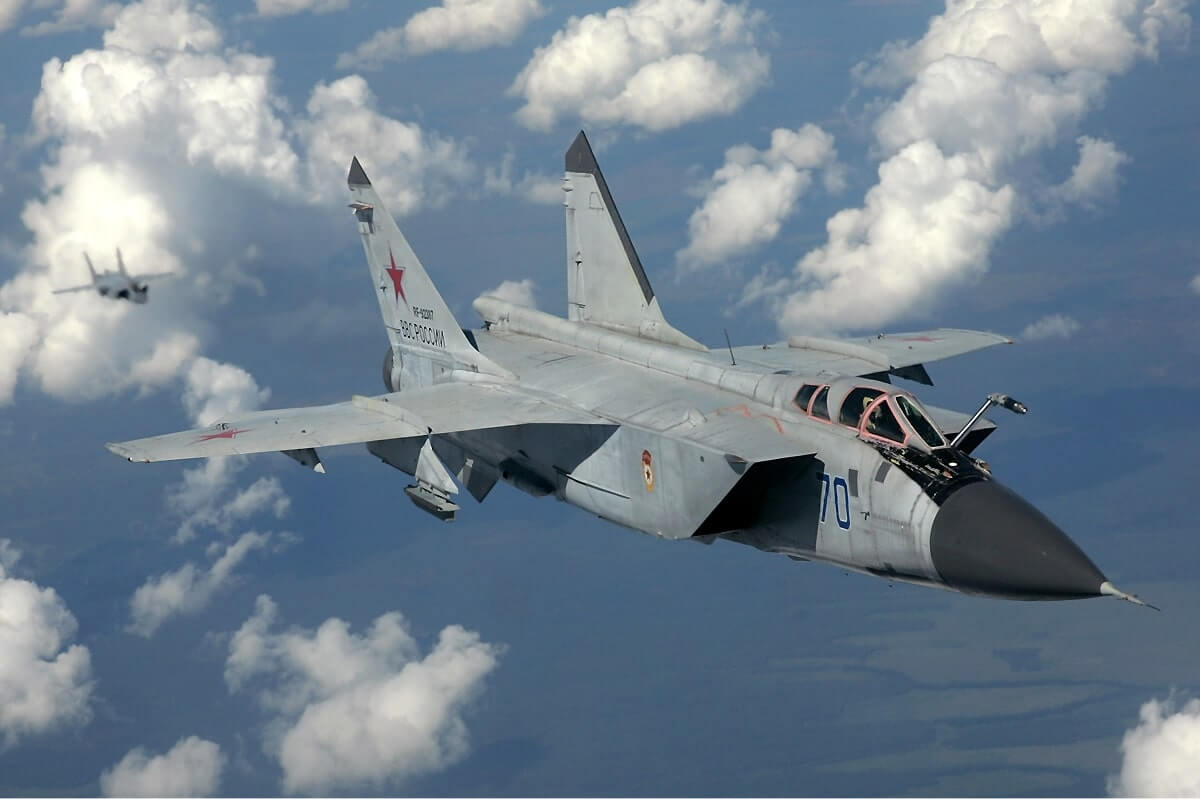 Mikoyan MiG-31 Foxhound - Fastest Plane in the World (Top Speed)