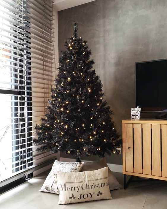 Elegant Black Christmas Tree -Black Christmas Tree Ideas
