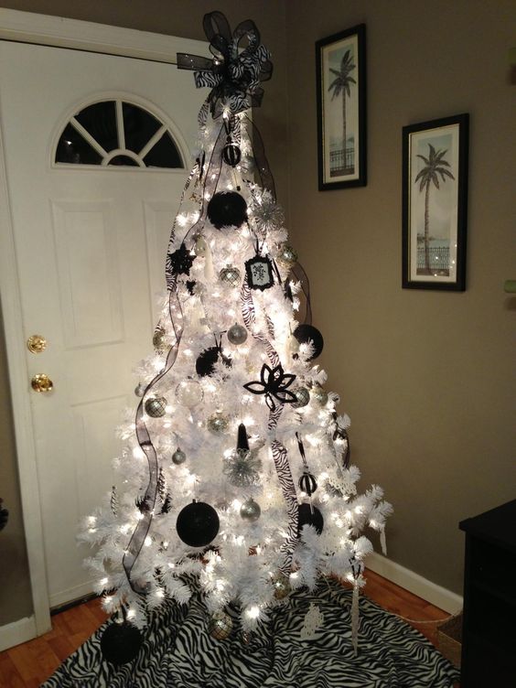 Gorgeous Black And White Christmas Tree -Black Christmas Tree Ideas