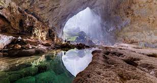 BIGGEST CAVE (SON DOONG CAVE)-Biggest Things in the World
