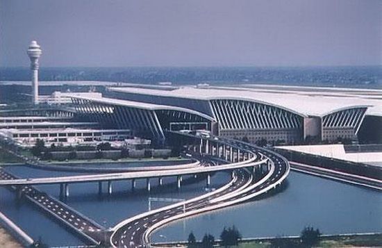 Shanghai Pudong International Airport (PVG) - 39.88 Km2-Biggest Airports In World