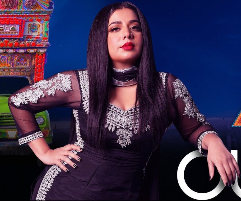 Jasmine Sandlas--Beautiful & Hottest Punjabi Female Singers