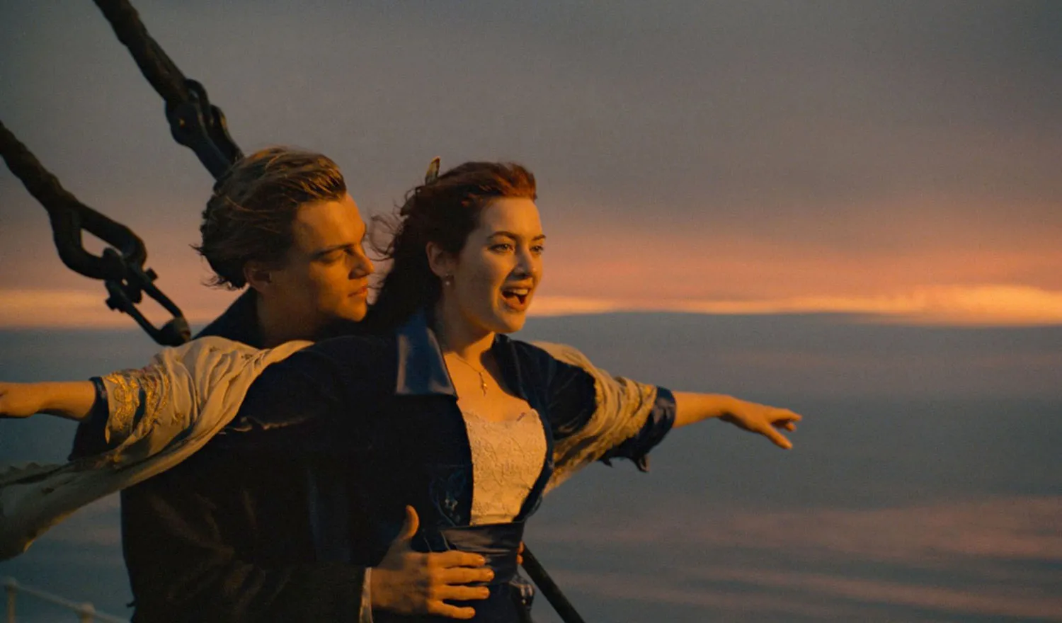 Titanic: "I'm Flying"-Romantic & Hot Hollywood Scenes