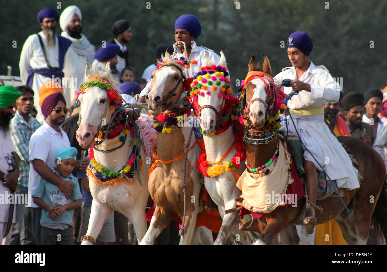  Surprising Facts About Sikhism-They Are Skilled Horseback Riders