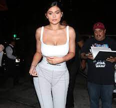 Hottest Pictures of Kylie Jenner-Kylie Jenner in Hot Bra