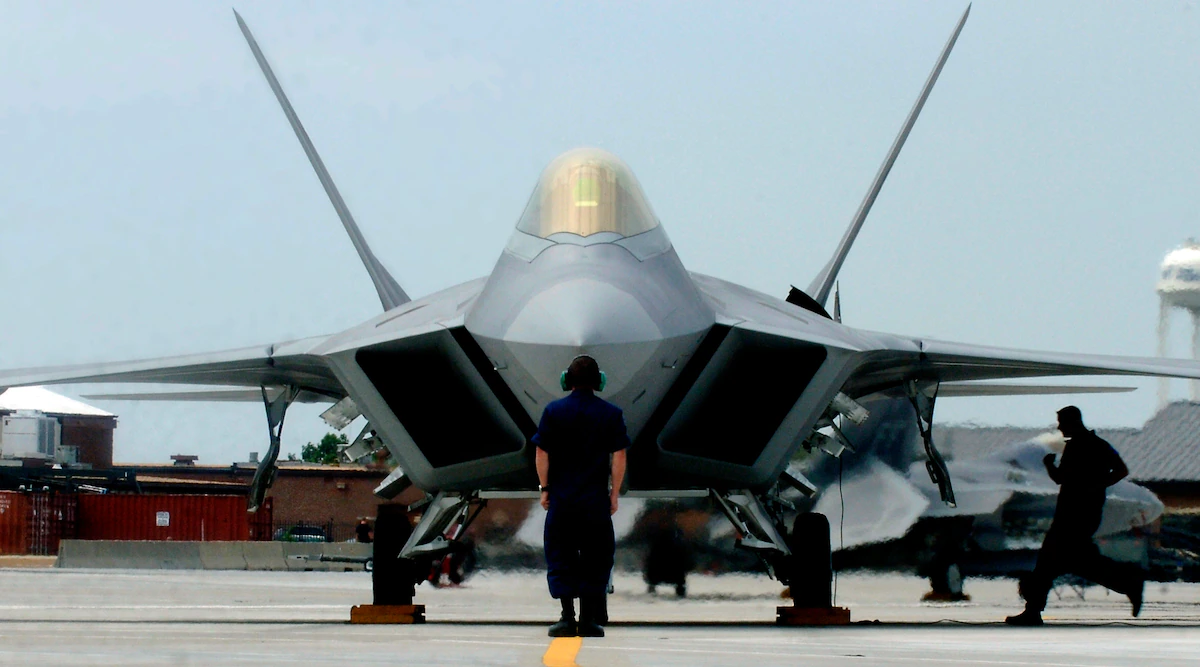 Surprising Facts About The F-22 Raptor Fighter Jet-Extraordinary Cockpit