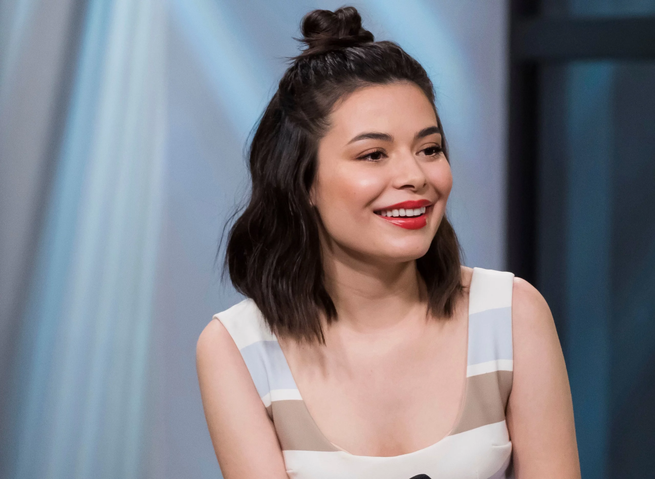 Hottest Young Female Celebrities in the World-Miranda Cosgrove