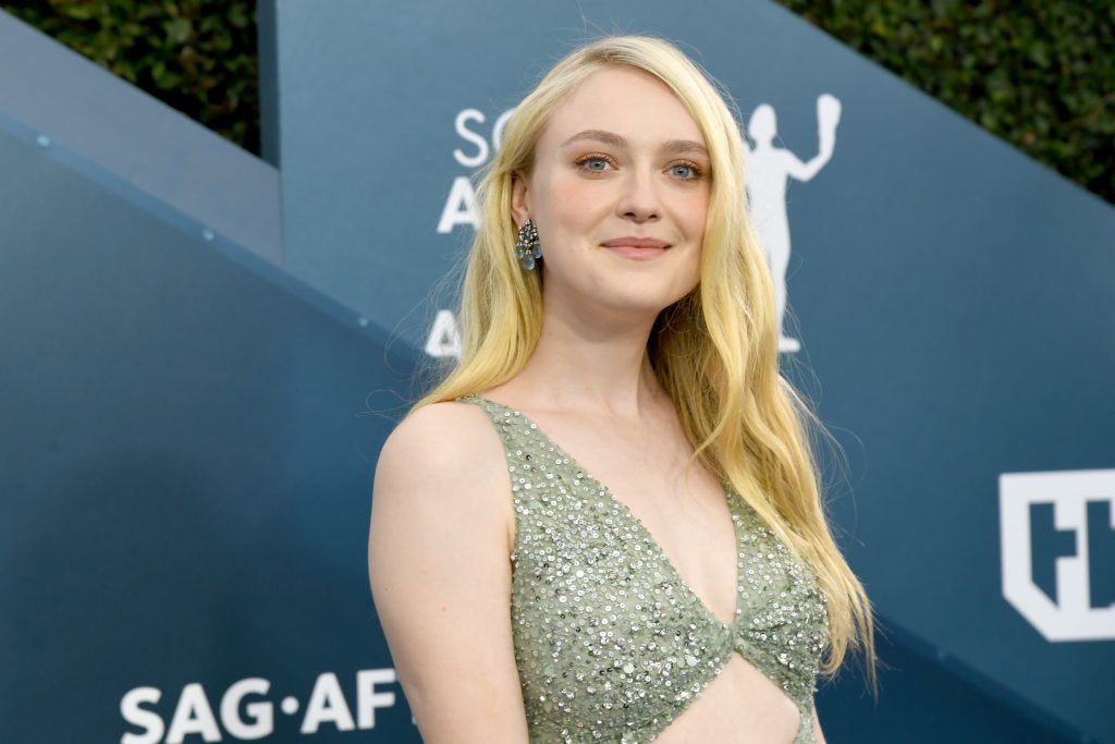 Hottest Young Female Celebrities in the World-Dakota Fanning