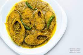 Best Foods In Bangladesh-Shorshe Ilish (Hilsa Fish with Mustard Curry)