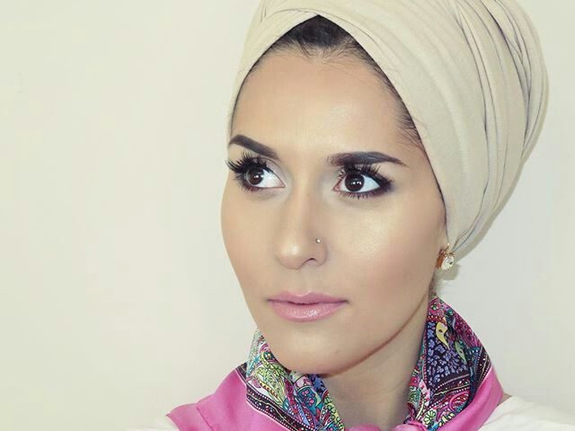 Best Muslim YouTubers In The World-Dina Tokio