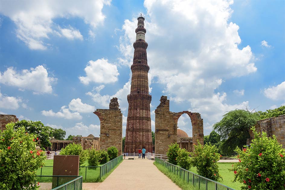 Surprising Facts About Delhi-Qutub Minar - The tallest minaret on the planet